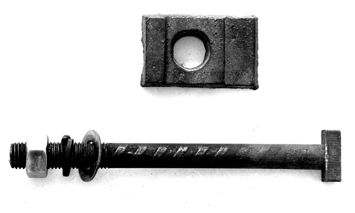 Rail clamp with buried bolts